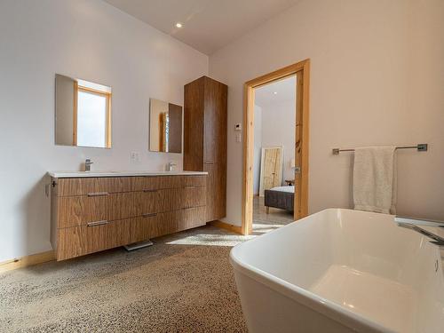 Bathroom - 29 Place Beaulac, Sainte-Agathe-Des-Monts, QC - Indoor Photo Showing Bathroom