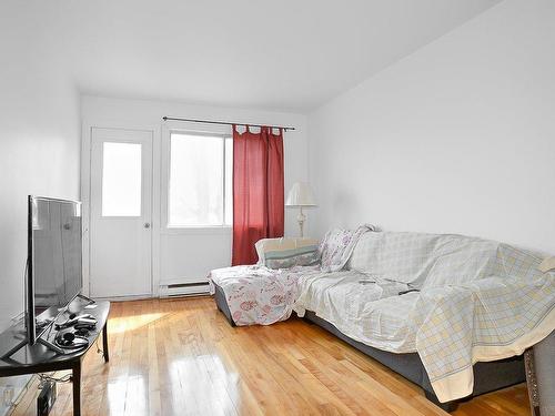Bedroom - 2557 Rue Tillemont, Montréal (Villeray/Saint-Michel/Parc-Extension), QC - Indoor Photo Showing Living Room