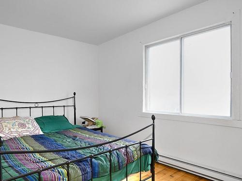 Bedroom - 2557 Rue Tillemont, Montréal (Villeray/Saint-Michel/Parc-Extension), QC - Indoor Photo Showing Bedroom