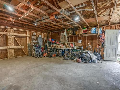 545 Prideaux St, Nanaimo, BC - Indoor Photo Showing Garage