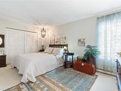 401-225 Cypress St, Nanaimo, BC - Indoor Photo Showing Bedroom
