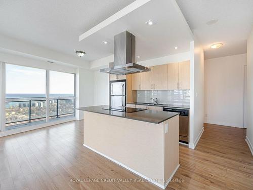 2426-165 Legion Rd N, Toronto, ON - Indoor Photo Showing Kitchen With Stainless Steel Kitchen With Upgraded Kitchen