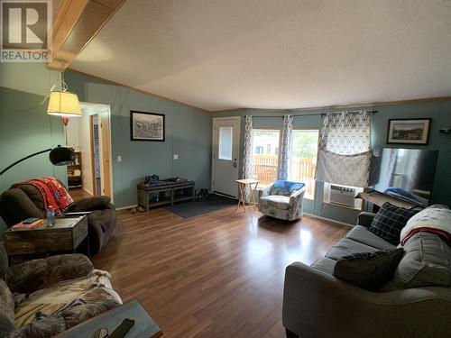 5112 42 Street, Fort Nelson, BC - Indoor Photo Showing Living Room