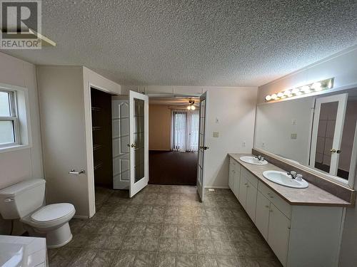 5412 51 Street, Fort Nelson, BC - Indoor Photo Showing Bathroom