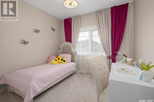 225 Cowan Crescent, Martensville, SK - Indoor Photo Showing Bedroom