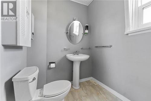 253 Cecelia Street, Pembroke, ON - Indoor Photo Showing Bathroom