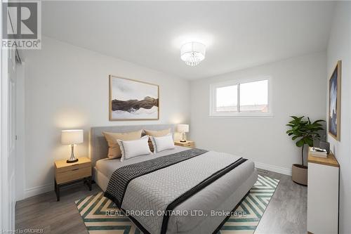 #126 -20 Glenvale Dr, Hamilton, ON - Indoor Photo Showing Bedroom