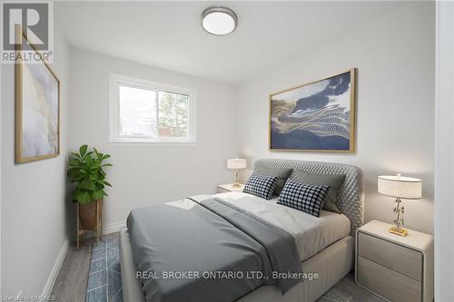 #126 -20 Glenvale Dr, Hamilton, ON - Indoor Photo Showing Bedroom