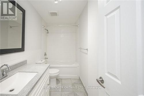 #126 -20 Glenvale Dr, Hamilton, ON - Indoor Photo Showing Bathroom
