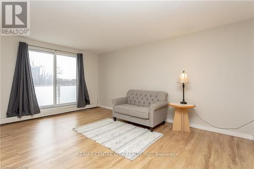 #302 -563 Mornington Ave, London, ON - Indoor Photo Showing Living Room