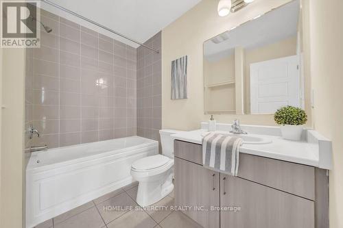 #42 -143 Ridge Rd, Cambridge, ON - Indoor Photo Showing Bathroom