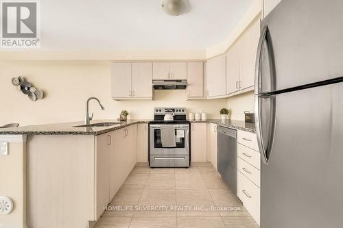 #42 -143 Ridge Rd, Cambridge, ON - Indoor Photo Showing Kitchen With Stainless Steel Kitchen