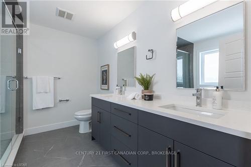 244 Greene St N, South Huron, ON - Indoor Photo Showing Bathroom