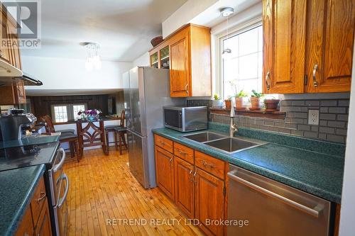 366 Jelly St S, Shelburne, ON - Indoor Photo Showing Kitchen With Double Sink