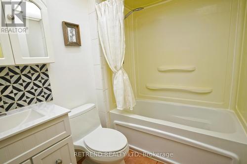 366 Jelly St S, Shelburne, ON - Indoor Photo Showing Bathroom