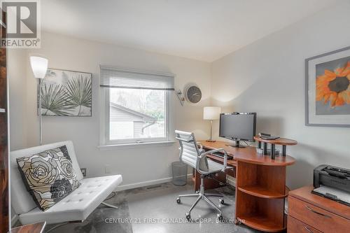 1445 Norman Ave, London, ON - Indoor Photo Showing Office