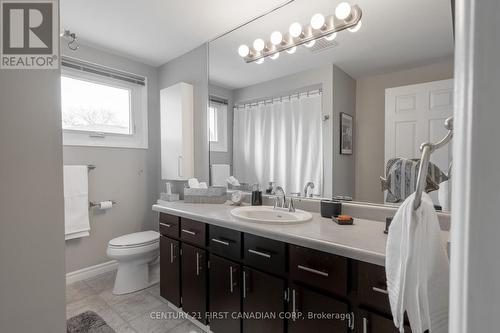 1445 Norman Ave, London, ON - Indoor Photo Showing Bathroom