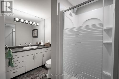 1445 Norman Ave, London, ON - Indoor Photo Showing Bathroom
