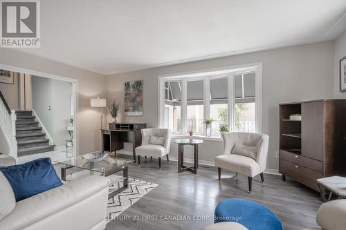 1445 Norman Ave, London, ON - Indoor Photo Showing Living Room