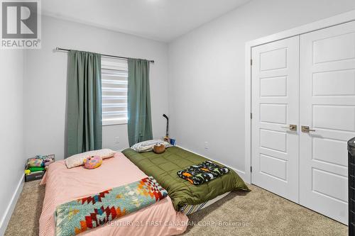 27 Spruce Cres, North Middlesex, ON - Indoor Photo Showing Bedroom