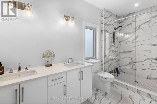 27 Spruce Cres, North Middlesex, ON - Indoor Photo Showing Bathroom