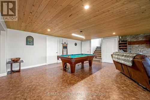 370 Fish Lake Rd, Prince Edward County, ON - Indoor