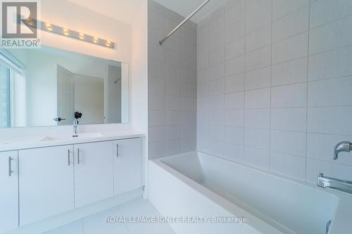 775 Heathrow Path, Oshawa, ON - Indoor Photo Showing Bathroom