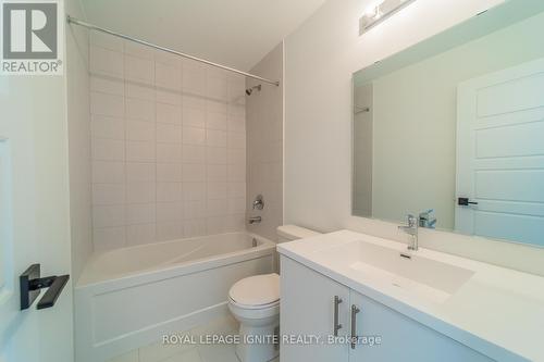 775 Heathrow Path, Oshawa, ON - Indoor Photo Showing Bathroom