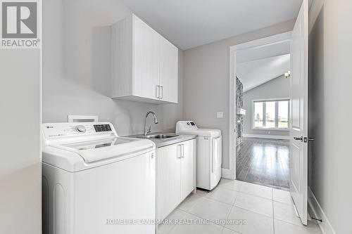 295 Sunnybrae Ave, Innisfil, ON - Indoor Photo Showing Laundry Room