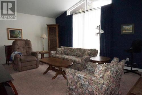238 Katherine St, Temiskaming Shores, ON - Indoor Photo Showing Living Room