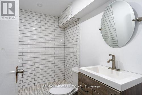 3561 15Th Sdrd, New Tecumseth, ON - Indoor Photo Showing Bathroom
