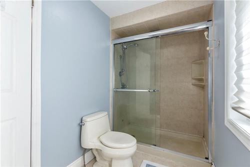 17 Mercury Road, Hamilton, ON - Indoor Photo Showing Bathroom