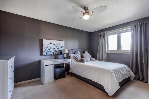 17 Mercury Road, Hamilton, ON - Indoor Photo Showing Bedroom