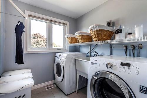 17 Mercury Road, Hamilton, ON - Indoor Photo Showing Laundry Room