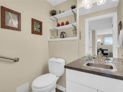 1463 Ponderosa Road, West Kelowna, BC - Indoor Photo Showing Bathroom