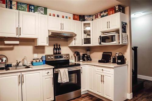 1807 Capistrano Peaks Crescent, Kelowna, BC - Indoor Photo Showing Kitchen