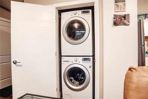 1807 Capistrano Peaks Crescent, Kelowna, BC - Indoor Photo Showing Laundry Room