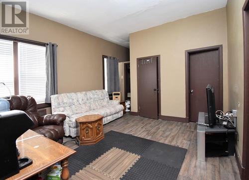 729 Carbon Ave, Bienfait, SK - Indoor Photo Showing Living Room