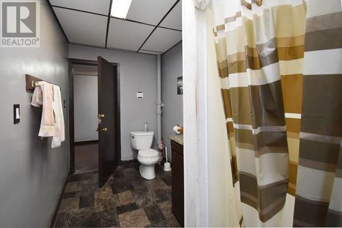 729 Carbon Ave, Bienfait, SK - Indoor Photo Showing Bathroom