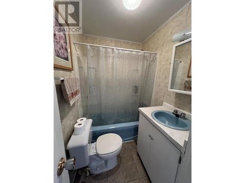 5508 48 Street, Fort Nelson, BC - Indoor Photo Showing Bathroom