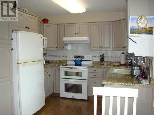 3870 Brown Road Unit# 303, West Kelowna, BC - Indoor Photo Showing Kitchen