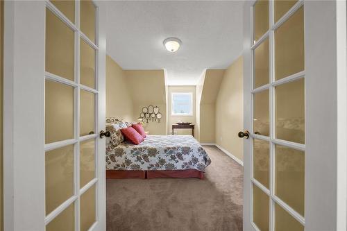 1042 River Road, Cayuga, ON - Indoor Photo Showing Bedroom