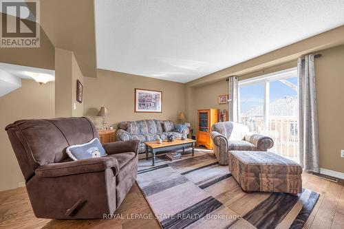 #21 -1336 Upper Sherman Ave, Hamilton, ON - Indoor Photo Showing Living Room