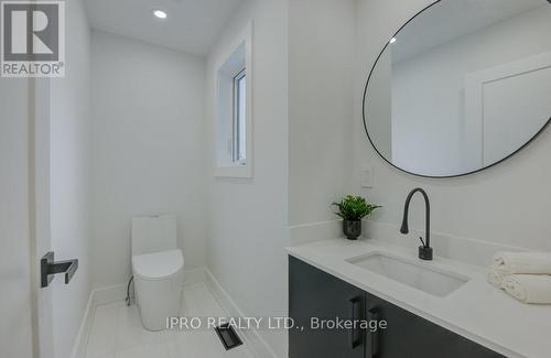 4392 Ontario St, Lincoln, ON - Indoor Photo Showing Bathroom