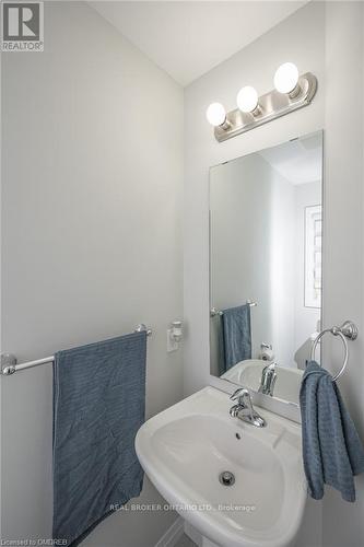 #53 -520 Grey St, Brantford, ON - Indoor Photo Showing Bathroom