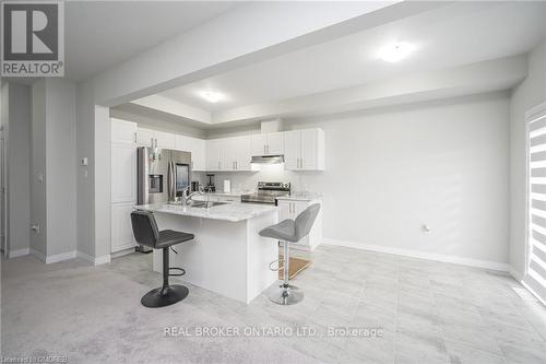 #53 -520 Grey St, Brantford, ON - Indoor Photo Showing Kitchen With Upgraded Kitchen