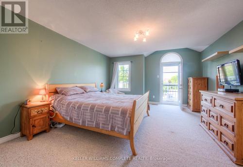 71 Greenstem Cres, Hamilton, ON - Indoor Photo Showing Bedroom