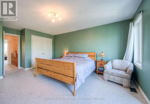 71 Greenstem Cres, Hamilton, ON - Indoor Photo Showing Bedroom
