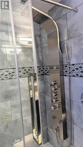 74 Cap St. Louis St, Saint-Louis-De-Kent, NB - Indoor Photo Showing Bathroom