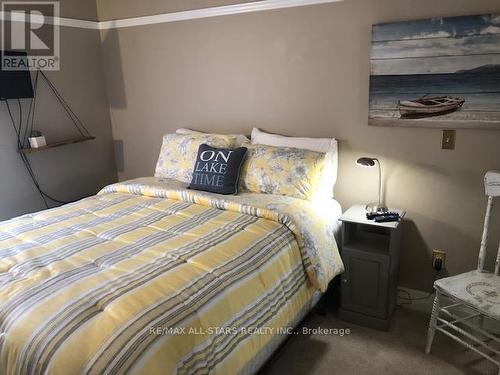 #204 -1 Sherwood St, Kawartha Lakes, ON - Indoor Photo Showing Bedroom